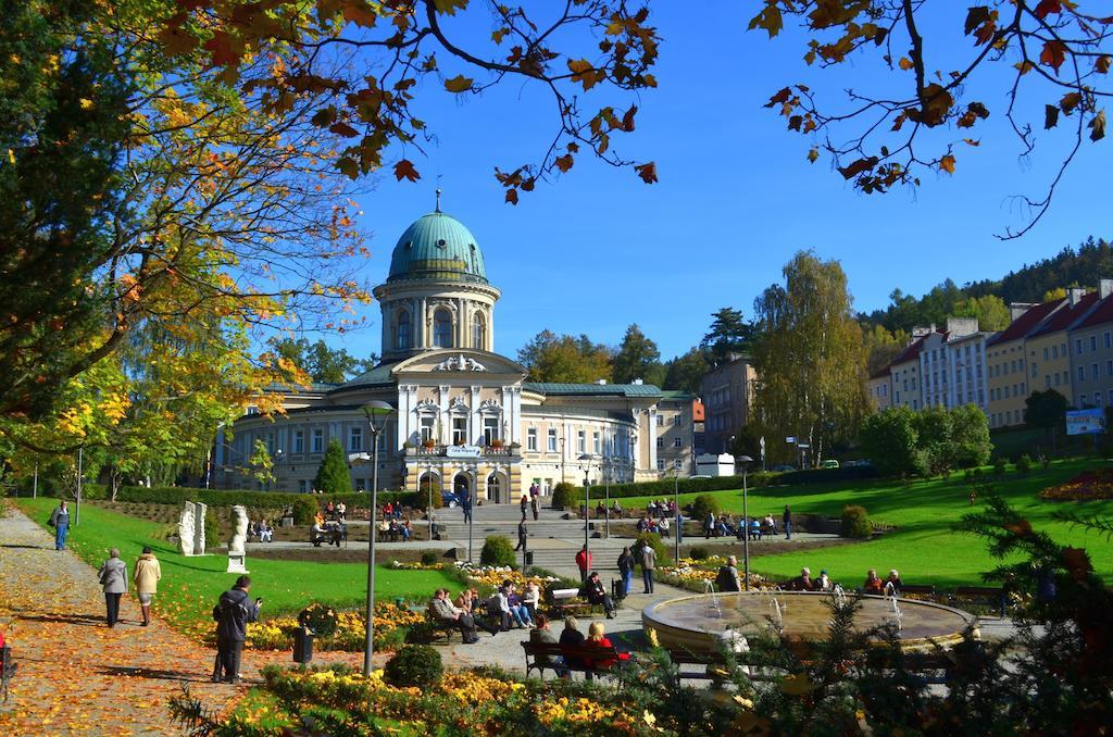 Zdrój Wojciech Ladek-Zdroj Exterior foto